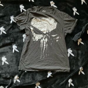 Gray Skull Graphic T-Shirt
